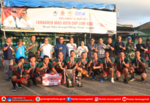 Wali Kota Gunungsitoli Serahkan Hadiah Pemenang Turnamen Wali Kota Cup 2025 Cabang Bola Voli Putra