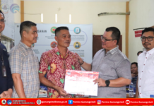 10 KPM Terima Bantuan Rumah Sejahtera Terpadu, Wali Kota: Tingkatkan Kualitas Hunian Warga